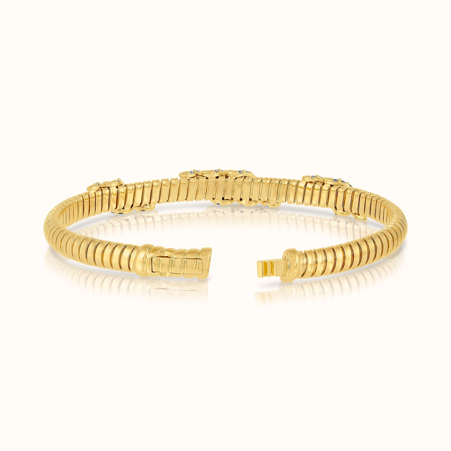 Fluted Flexible Bangle with Lab Grown Diamond Waves
