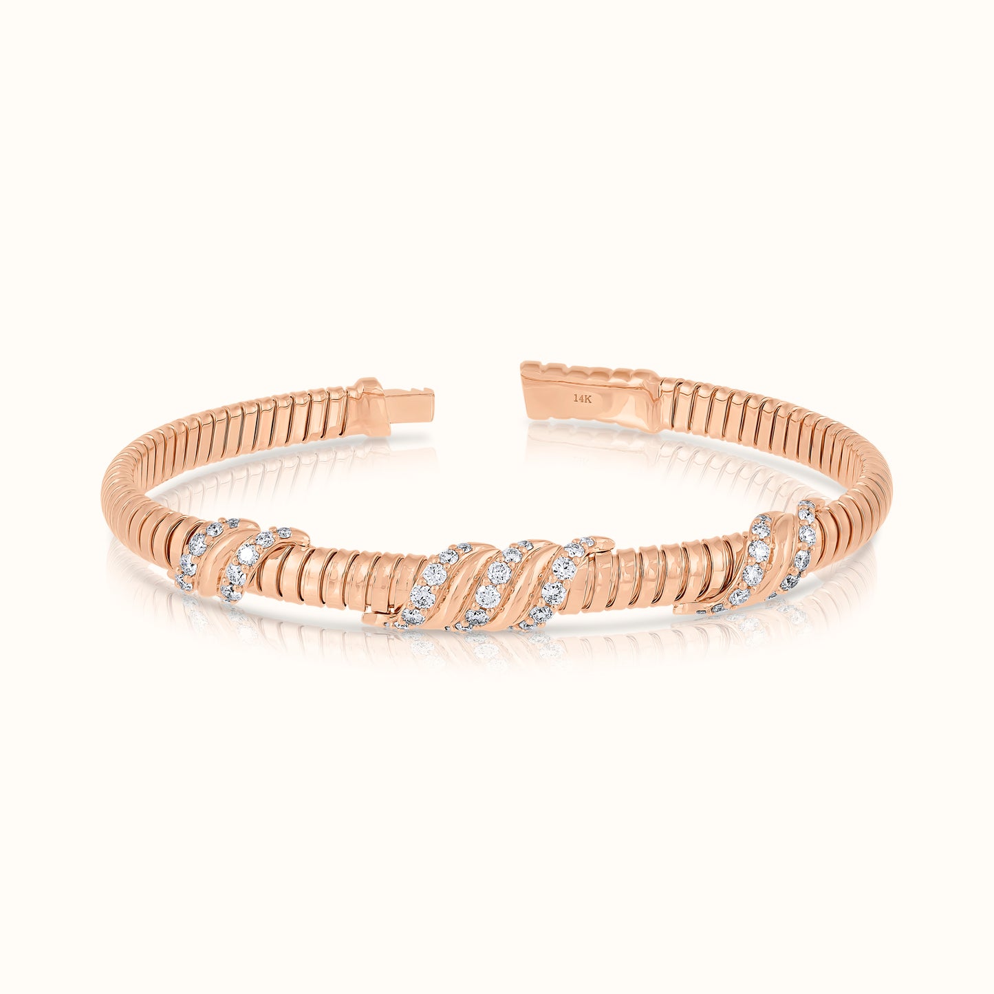 Fluted Flexible Bangle with Lab Grown Diamond Waves